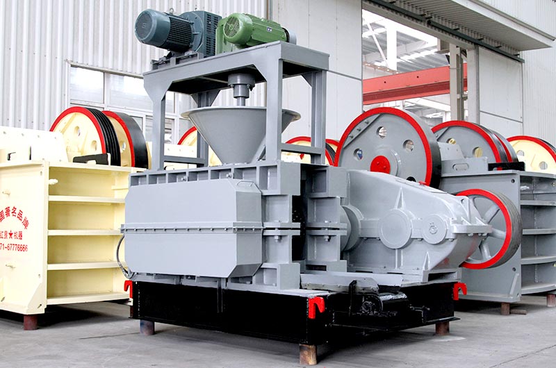 High-efficiency briquette machine