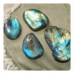 Feldspar gem —— Labradorite